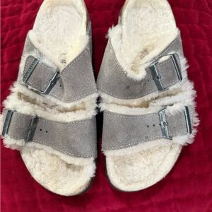 Gray Suede Buckle Sandals with Faux Fur Lining